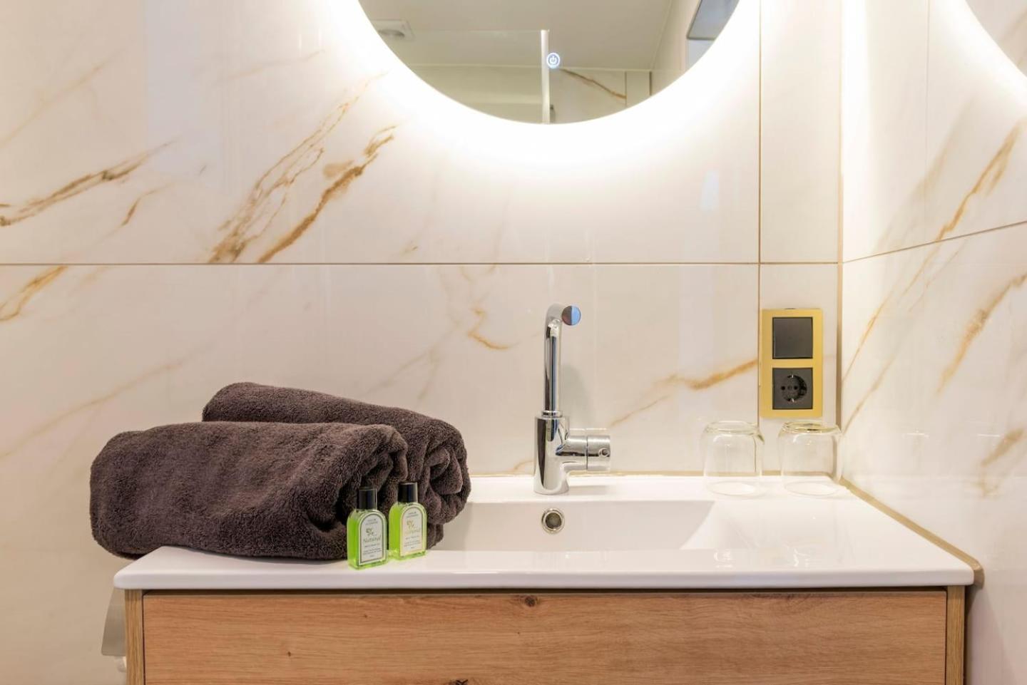 Lovely Suite Newly Renovated Tilburg Bagian luar foto